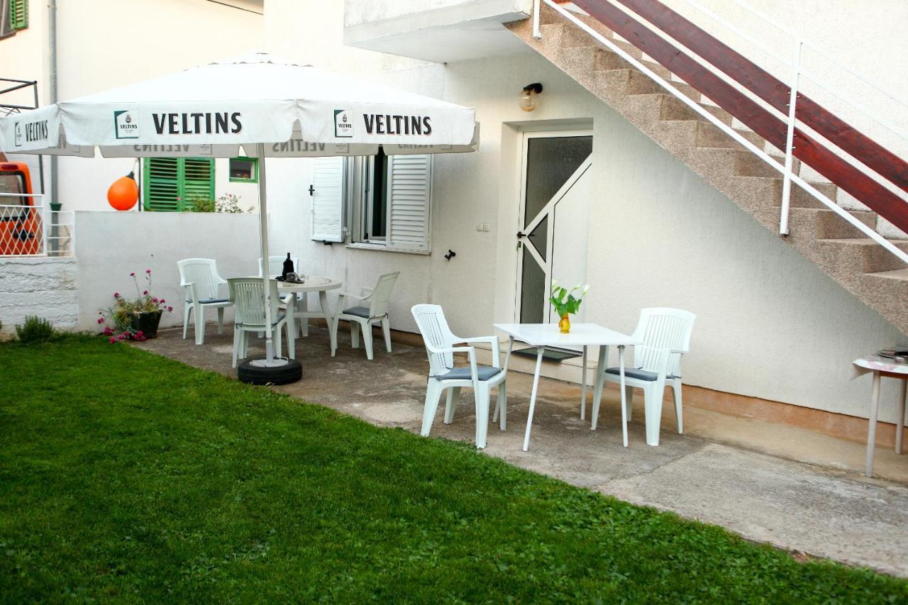 Apartmani Ana Juricev Vodice Exteriér fotografie