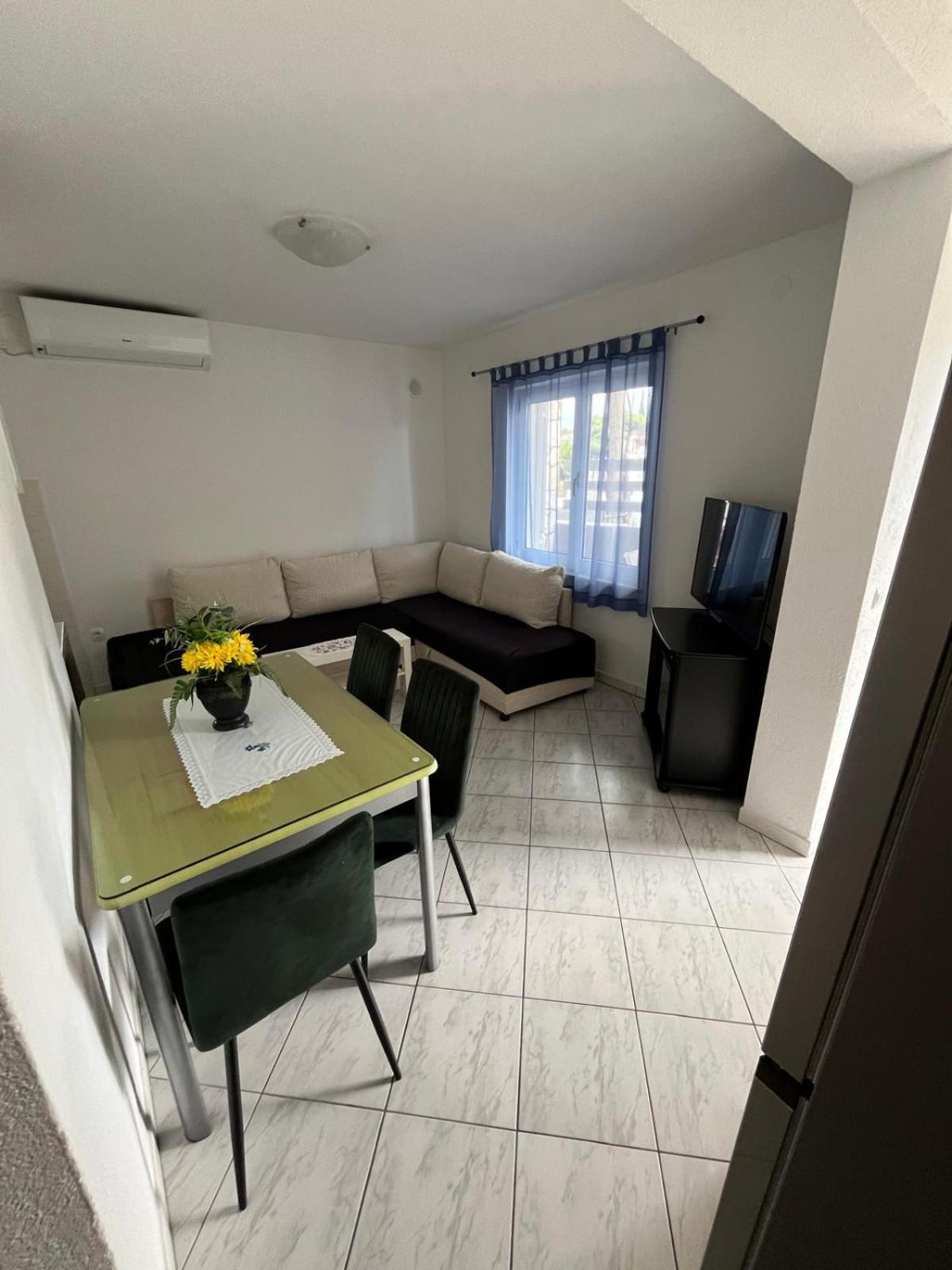 Apartmani Ana Juricev Vodice Exteriér fotografie